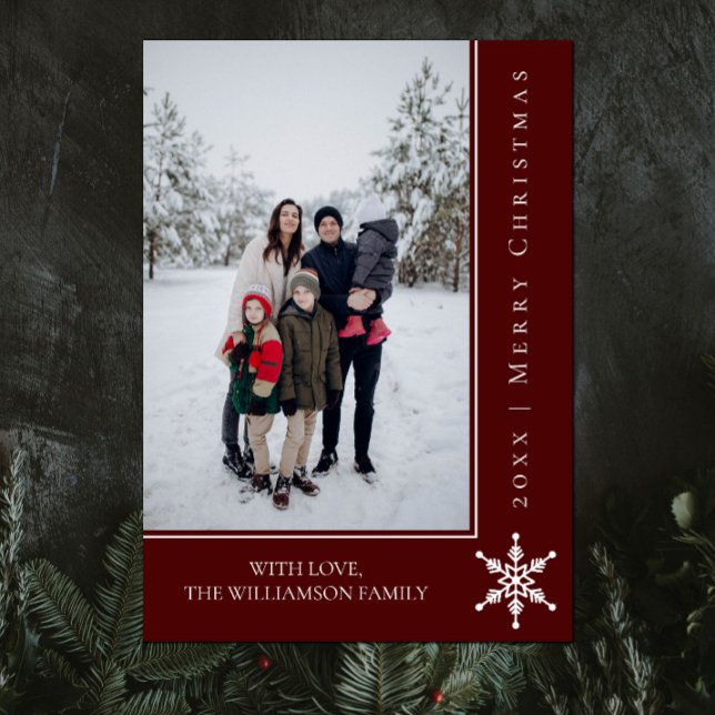 Einfache Snowflake Weihnachts-Fotokarte | Rot Feiertagskarte (Red Simple Snowflake Christmas Photo Card)