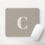 Einfache stilvolle Chic Monogram Name in Taupe Bro Mousepad<br><div class="desc">Einfache, stilvolle Chic Monogram Name in Taupe Brown Mouse Pad</div>