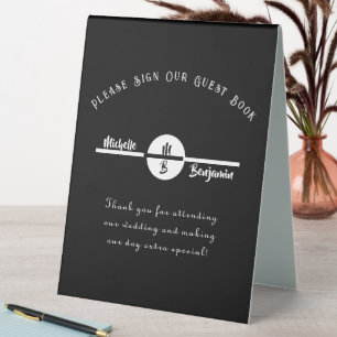 Einfache, stilvolle Monogram und Name Wedding Gäst Tischaufsteller