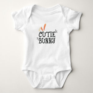 Einfache Süsse Bunny Oaster Typografie   Bodysuit Baby Strampler
