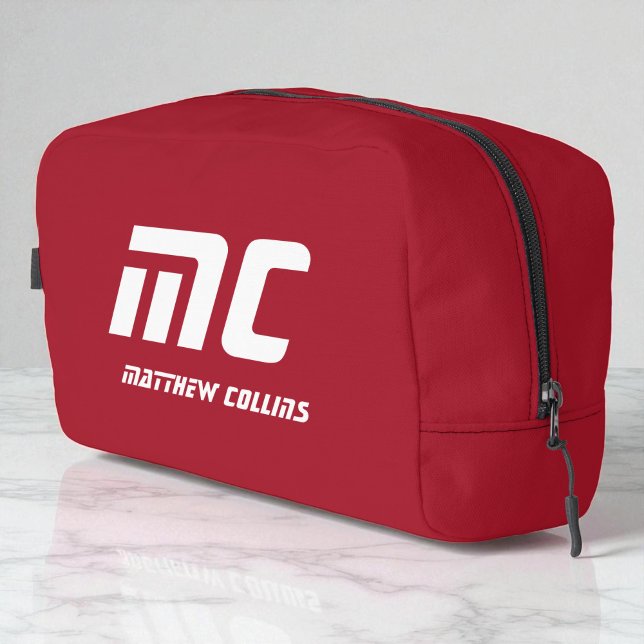 Einfache Textbeschreibung für den roten Monogramm- Waschbeutel (Solid Red Monogram Boyfriend Name Text Simple Dopp Kit)