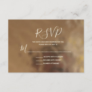 Einfache Typografie auf Imitate Creamy Gold. UAWG. RSVP Karte