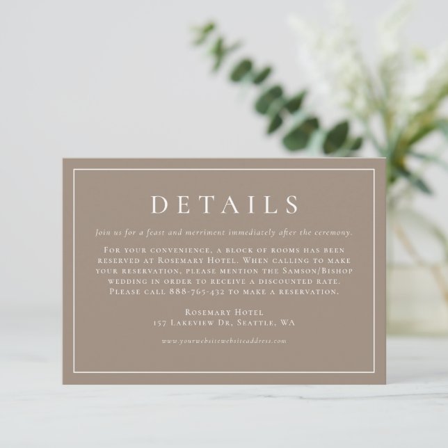 Einfache Typografie Taupe Formal Wedding Details Begleitkarte (Stehend Vorderseite)