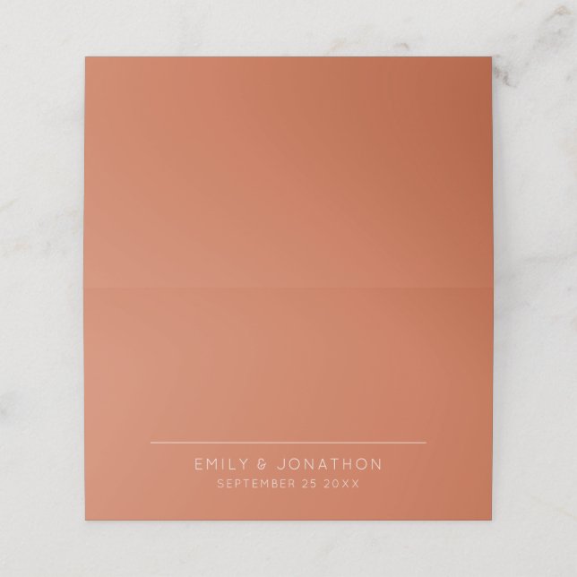 Einfache typografische Namen Date Terracotta Weddi Platzkarte (Außenseite Aufgefaltet)