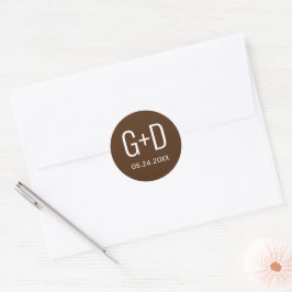 Einfache und elegante Initialen braune Hochzeit Runder Aufkleber