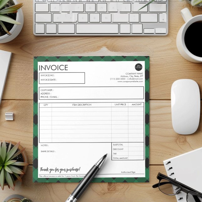 Einfache Vorlage für Karierte Grenzrechnungen mit  Notizblock (Simple Green Plaid Border Business Invoice Template)
