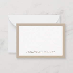 Einfache weiße Beige Typografischer Name Mitteilungskarte