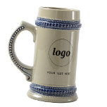 Einfache Werbung für Logos und Texte Bierglas<br><div class="desc">Einfaches Logo und benutzerdefinierter Text für Ihr Unternehmen. Ersetzen Sie das Logo und den Text durch Ihren eigenen, um es anzupassen. Nutzen Sie sie selbst, geben Sie sie Ihren Mitarbeitern und Mitarbeitern, verkaufen sie an Kunden und Kunden oder geben sie als Werbematerial ab, um die Kundenbindung inspirieren. Ideal für eine...</div>