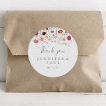 Einfache Wildblume Danke Gastgeschenk Hochzeit Runder Aufkleber<br><div class="desc">Diese einfache Wildblume danke Ihnen Gastgeschenk Hochzeit klassischen Rundaufkleber ist perfekt für eine rustikale Hochzeit. Die bunte Auswahl an rosa, rot, lila, gelb, weiß, violett, rot, bordeauxrot, wilde Blume. Machen Sie den Aufkleber mit Ihren eigenen Namen, der Veranstaltung (falls zutreffend) und dem Datum versehen. Diese Aufkleber können einen Hochzeitsempfang, Brautparty...</div>