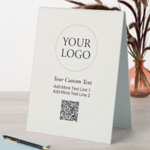 Einfacher elfenbeinfarbener Geschäftslogo-QR-Code Tischaufsteller