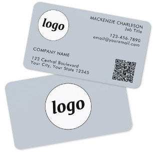 Einfacher Logo- und Text-QR-Code in Pulverblau Visitenkarte