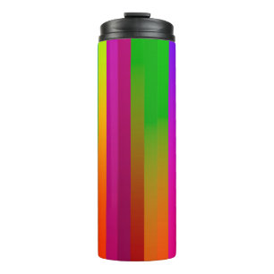 einfacher paralleler vertikaler Linienhintergrund. Thermosbecher