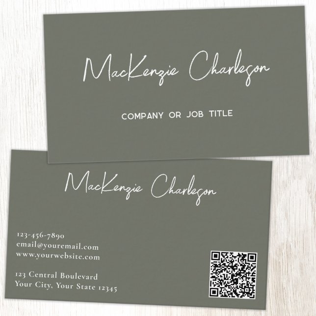 Einfacher Skriptname und Text QR-Code Sage Grün Visitenkarte (Simple modern script minimalist business card with QR code sage green)