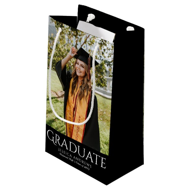 Einfaches Abschluss Stilvolles Modernes Graduate F Kleine Geschenktüte (Rückseite Schrägansicht)