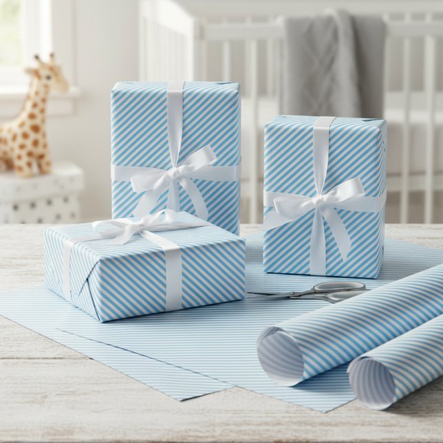 Einfaches Baby Blue White Diagonal Art Muster Geschenkpapier (Von Creator hochgeladen)