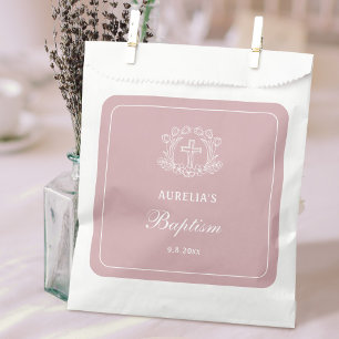 Einfaches Blumenkreuz auf rosa Taufe Geschenktütchen