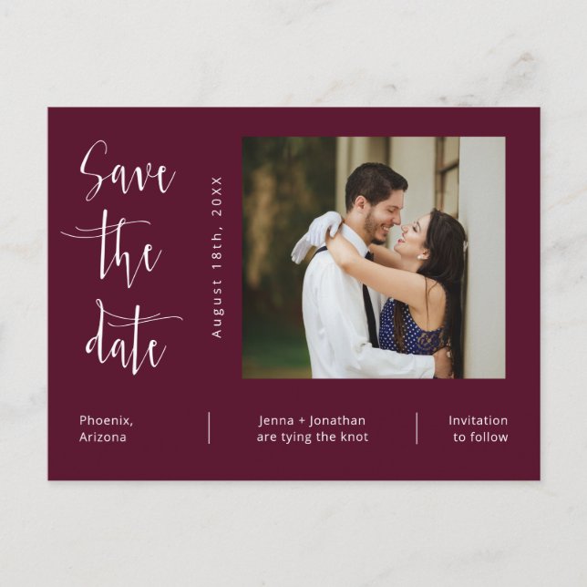 Einfaches Burgund-Foto QR-Code Save the Date Postkarte (Vorderseite)
