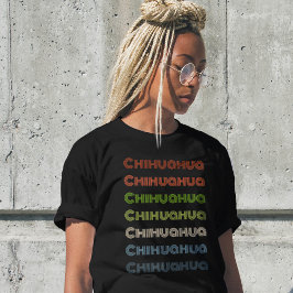 Einfaches Chihuahua Wort in Retro-Farben T-Shirt
