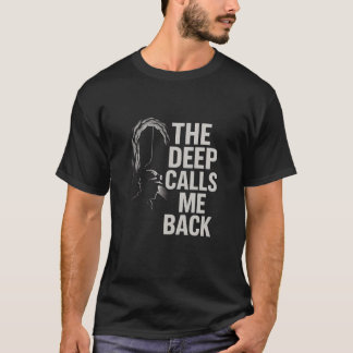 Einfaches dunkles T-Shirt