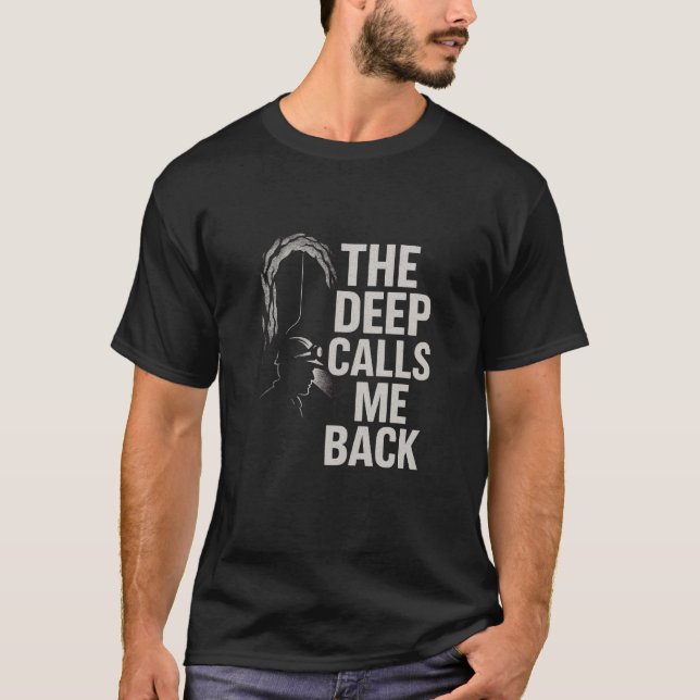 Einfaches dunkles T-Shirt (Vorderseite)