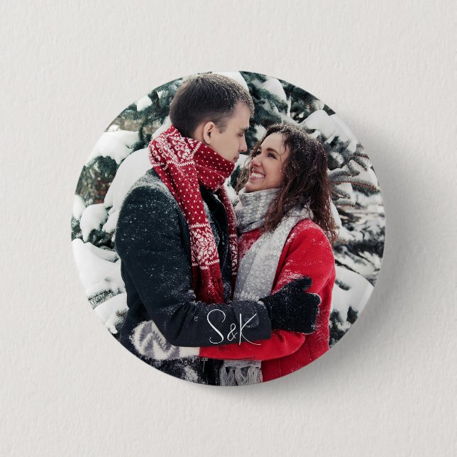 Einfaches elegantes Script Couple-Foto und Initial Button (Vorderseite)