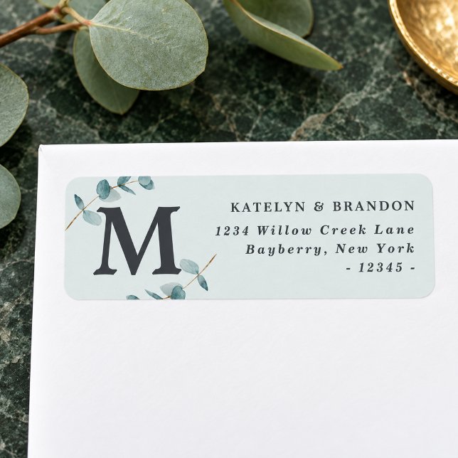 Einfaches Eukalyptus-Rustikales Monogramm-Rücksend (Eucalyptus Monogram Return Address Label. Styling props not included.)