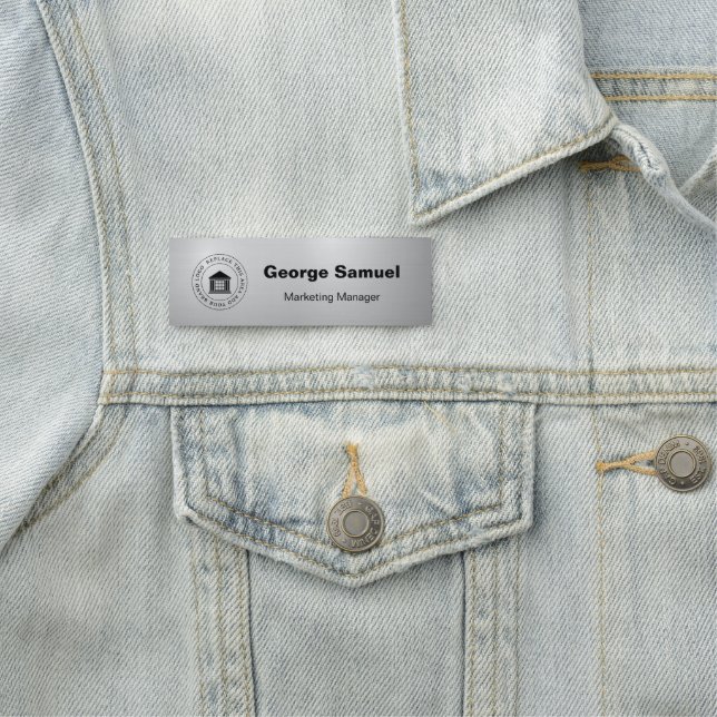 Einfaches Firmenlogo | Name | Bezeichnung Namensschild (Beispiel)