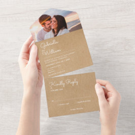 Einfaches Foto mit rustikalem Kraft-Monogramm All In One Einladung