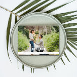 Einfaches Foto Moderne Hochzeit spart das Datum Save The Date<br><div class="desc">Unser Save the Date zeichnet sich durch ein einfaches, modernes Layout aus, das Ihr ausgewähltes Foto hervorhebt und Ihre Liebe und Freude in der Bühne des Zentrums ermöglicht. Das minimalistische Design sorgt dafür, dass Ihre Ankündigung sowohl stilvoll als auch zeitlos ist. Die Vorderseite ist mit Ihren Details angepasst und Sie...</div>