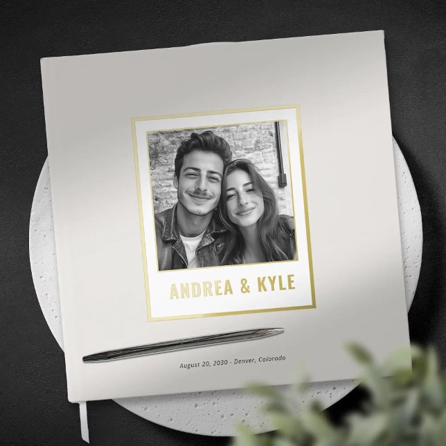 Einfaches Gold Minimalistisch Frame Wedding Foto Gästebuch (Simple gold Frame, polaroid style elegant wedding guest book)