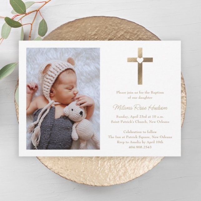 Einfaches Goldkreuz mit Herz-Foto-Taufe Einladung (Simple gold cross with heart neutral photo baptism invitation.)