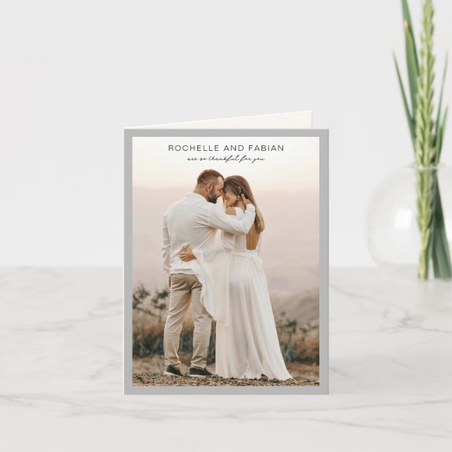 Einfaches graues Foto Elegante Hochzeit Dankeskarte (Vorderseite)