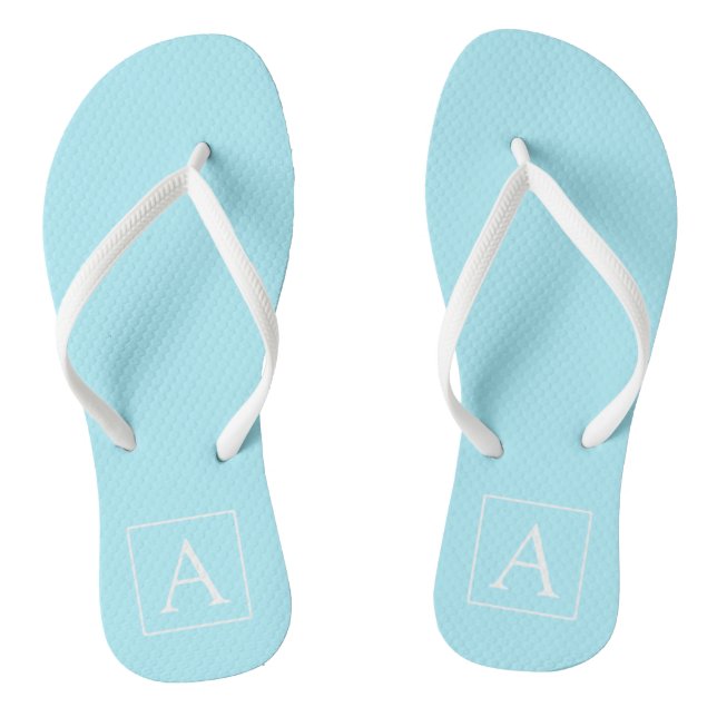 Einfaches Himmelblau-Monogramm Flip Flops (Fußbett)