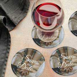 Einfaches Hochzeitsskript-Foto Save the Date elega Runder Pappuntersetzer