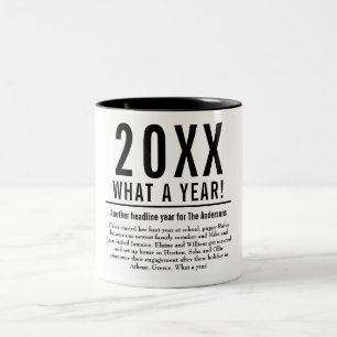 Einfaches Jahr im Überblick Moderne Typografie Zweifarbige Tasse