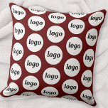 Einfaches Logo-Muster Burgund Kissen<br><div class="desc">Einfaches minimalistisches Logo-Design,  um die Markenloyalität zu fördern und Ihr kleines Unternehmen zu fördern. Ersetzen Sie das Logo durch Ihr eigenes und ändern Sie die Hintergrundfarbe im Design-Tool,  um es anzupassen.</div>