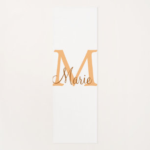 einfaches minimal add name monogramm orange braun yogamatte