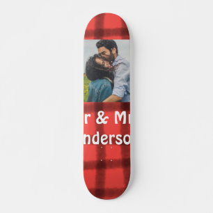 Einfaches Minimal Mr und Mrs fügen Sie Ihr Namensf Skateboard