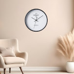Einfaches Minimal-White-Logo für Unternehmen Uhr<br><div class="desc">Erhöhen Sie die Präsenz Ihrer Marke und verließ Sie mit unserer personalisierten Uhr ein unauslöschliches Zeichen. Es ist mehr als nur ein Zeitmesser, es ist ein Symbol für das Engagement, die Professionalität und das Engagement Ihres Unternehmens, jede Sekunde zählen zu lassen. Mit dieser außergewöhnlich personalisierten Uhr können Sie Ihre Marke...</div>