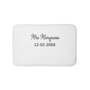 einfaches minimales Monogramm Frau Herr Name Datum Badematte