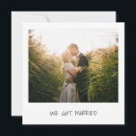 Einfaches Minimalistisches Foto Moderne Hochzeitse Einladung<br><div class="desc">Einfache Hochzeitsempfehlung nur Einladung mit einem minimalistischen Design, das den Look eines Retro Instant Fotos mit "We Got Verheiratet" in einem lässigen Handschrift-Schriftart imitiert. Die Rückseite hat Ihre Nachricht / Empfang Einladung in Schwarz und Weiß. Ein modernes Design, das sich ideal für ein Paar mit minimalistischem Stil eignet. Dieser Empfang...</div>