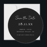 Einfaches Minimalistisches Schwarz/Weiß-Rundkreisl Save The Date<br><div class="desc">Diese einfache und klassische Schwarz-Weiß-Save the Date-Karte ist ideal für diejenigen,  die wollte,  Dinge einfach behalten. Dies Save the Date wird sicherstellen,  dass Ihre wichtigen Details bemerkt werden,  während es elegant und elegant behalten wird.</div>
