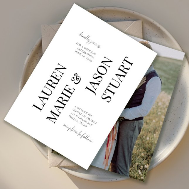 Einfaches Minimalistisches Typografie Black Weddin Einladung (Von Creator hochgeladen)