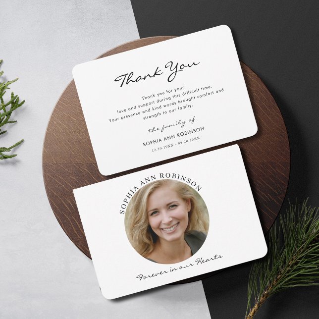 Einfaches modernes Memorial Foto Vielen Dank Dankeskarte (Von Creator hochgeladen)