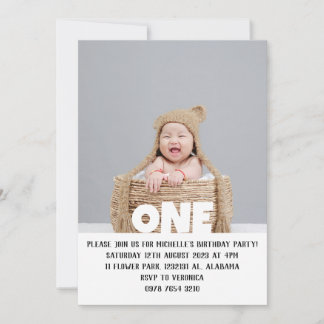 Einfaches, modernes Niedliches First Birthday Baby Einladung