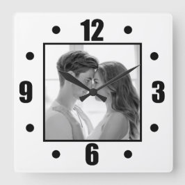 Einfaches, modernes Schwarz-Weiß-Foto Quadratische Wanduhr