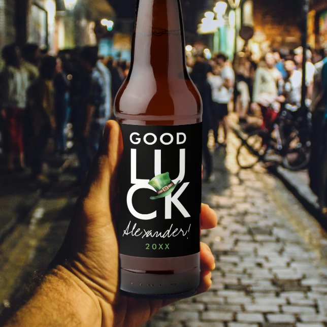 Einfaches, modernes Viel Glück Schwarz-weißes Grün Bierflaschenetikett (Von Creator hochgeladen)