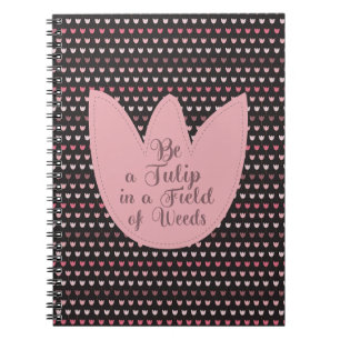 Einfaches rosa Tulip-Muster mit dunklem Hintergrun Notizblock