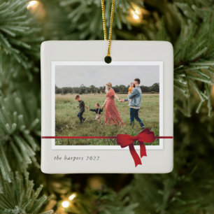 Einfaches rotes Schleifen-Foto-Weihnachten Keramikornament