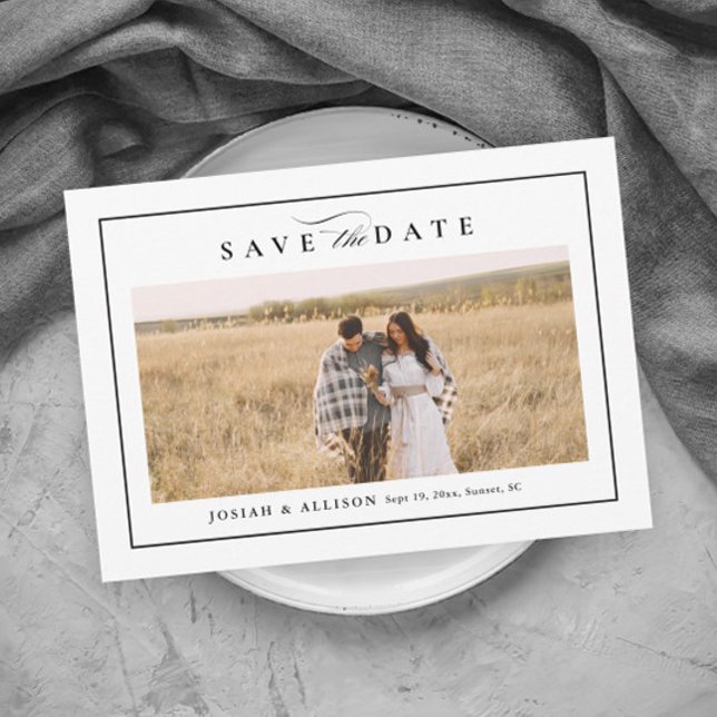 Einfaches Schwarz-Weiß-Hochzeitsstil Save the Date Magnetkarte (Elegant black and white photo wedding save the date magnetic card.)